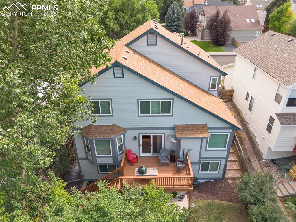 Image 50 of 50: Back of Structure