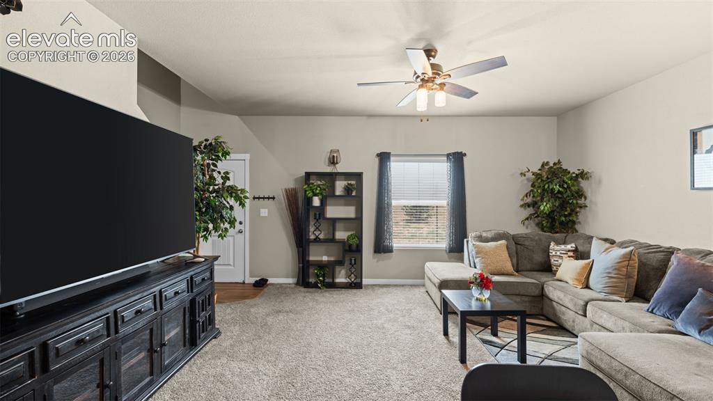 Image 4 of 18: Living Room