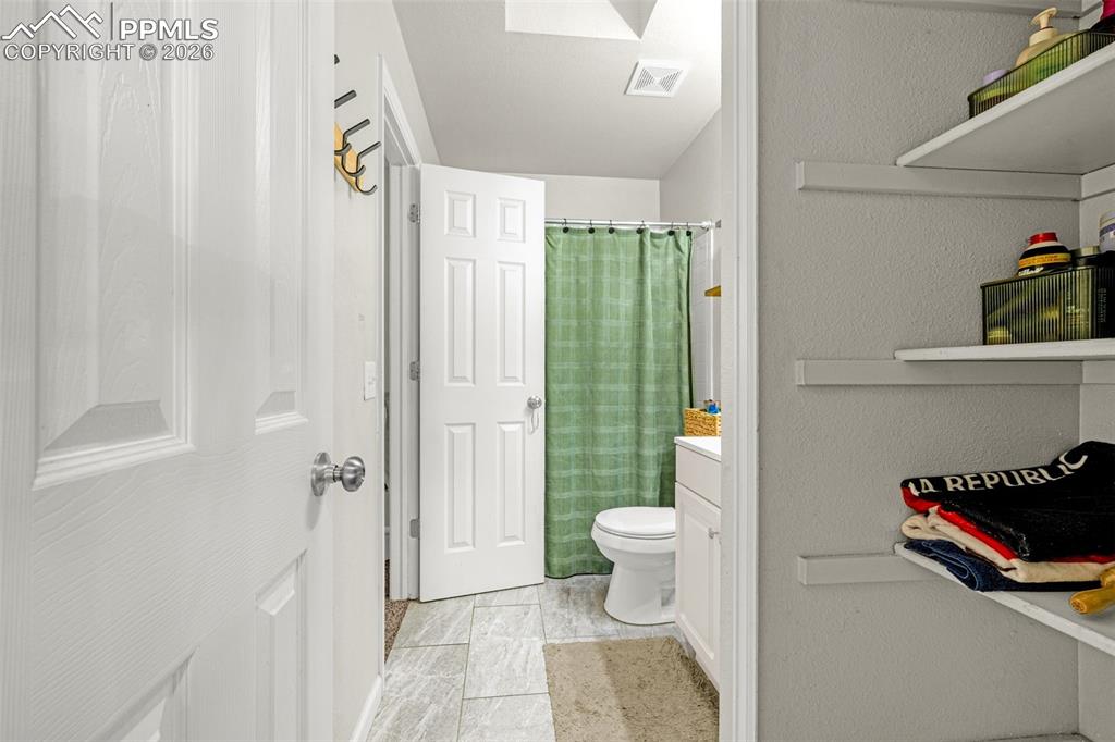 Image 13 of 35: Bathroom