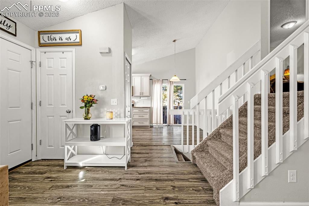 Image 3 of 35: Entry