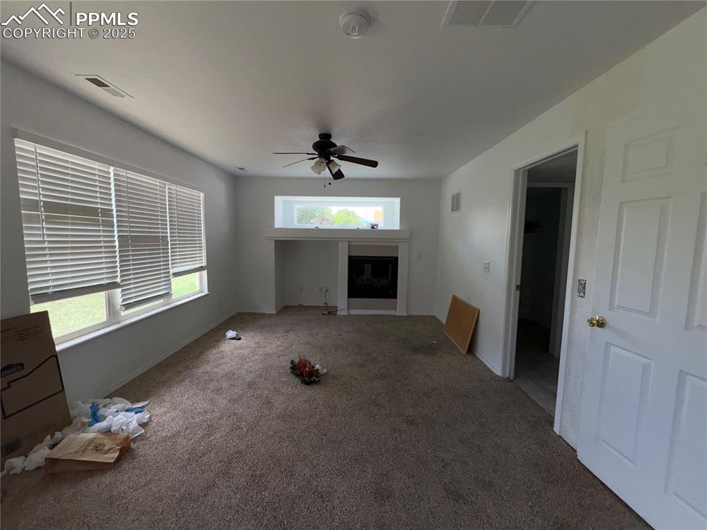 Image 5 of 19: Family Room