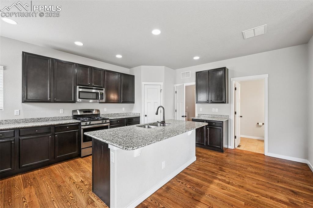 Image 11 of 38: Kitchen