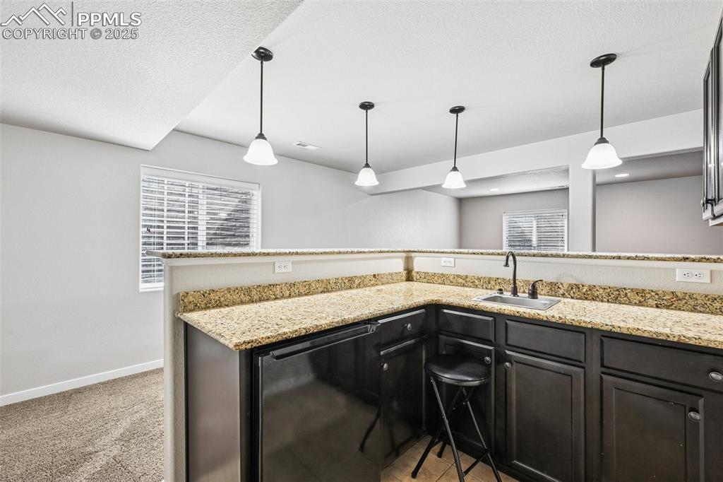 Image 29 of 38: Kitchen