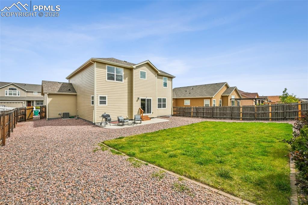 Image 34 of 38: Back of Structure