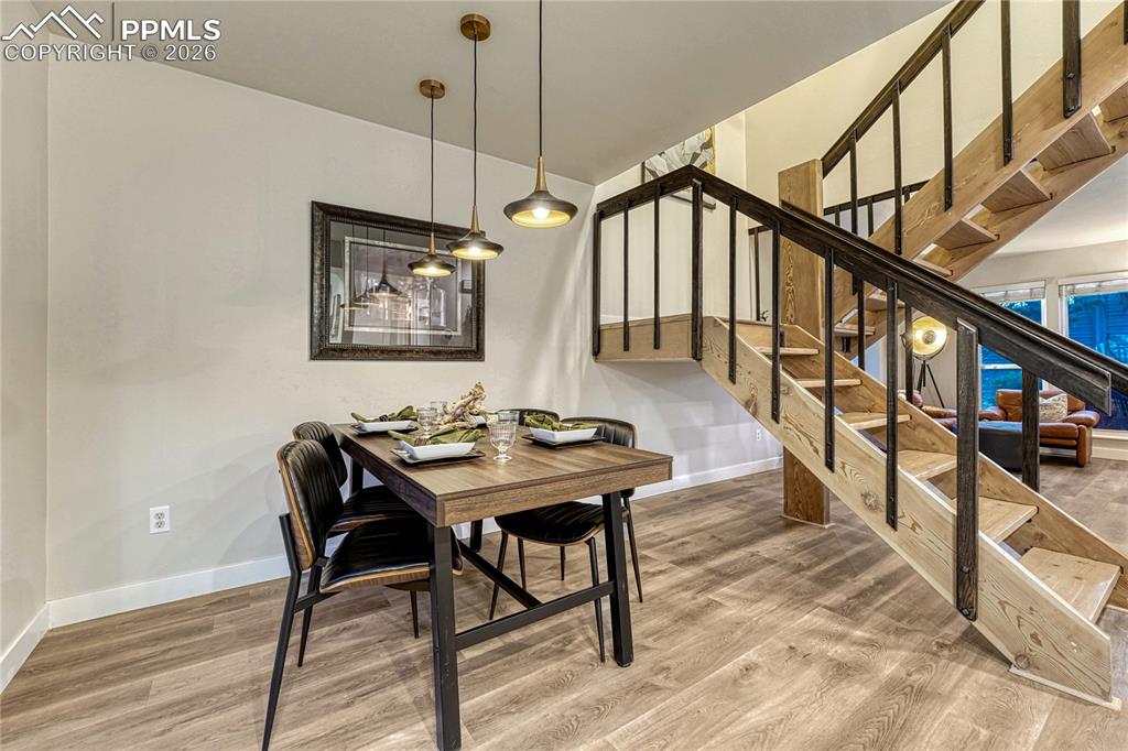 Image 9 of 50: Dining Area