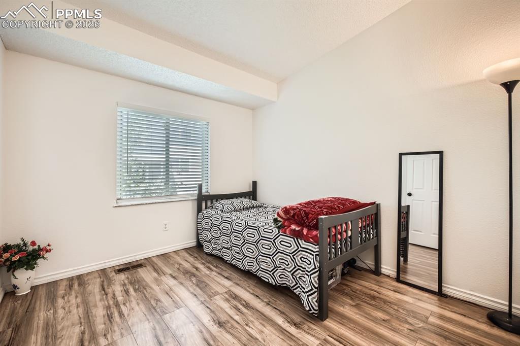 Image 18 of 31: 3rd upstairs bedroom