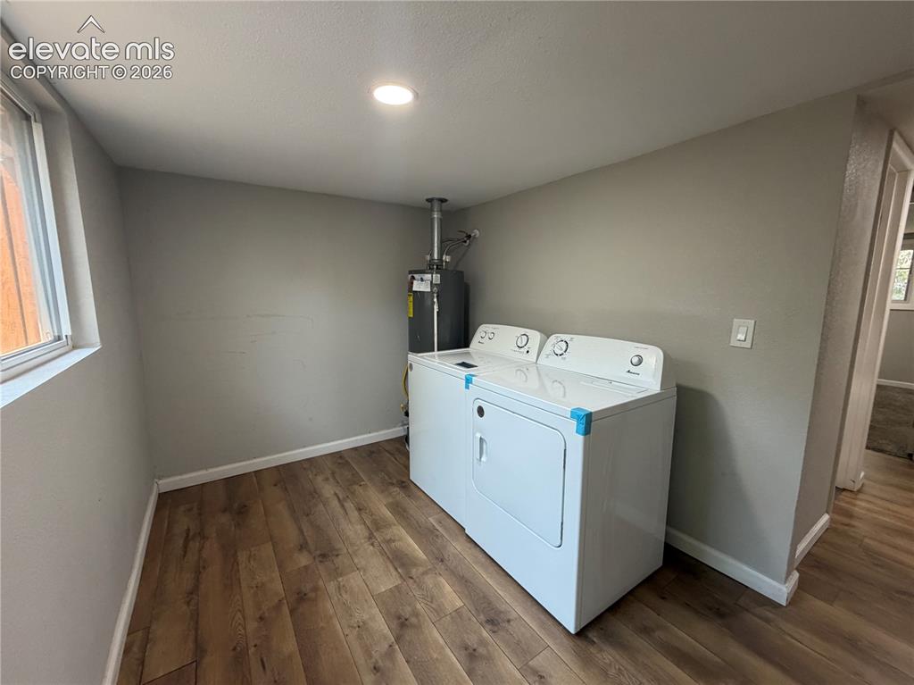 Image 19 of 25: Laundry