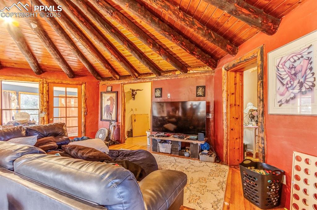 Image 10 of 23: Living Room