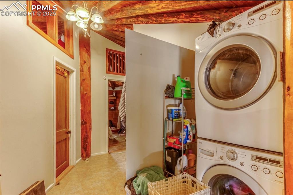 Image 13 of 23: Laundry