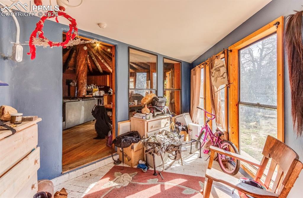 Image 19 of 23: Sun Room