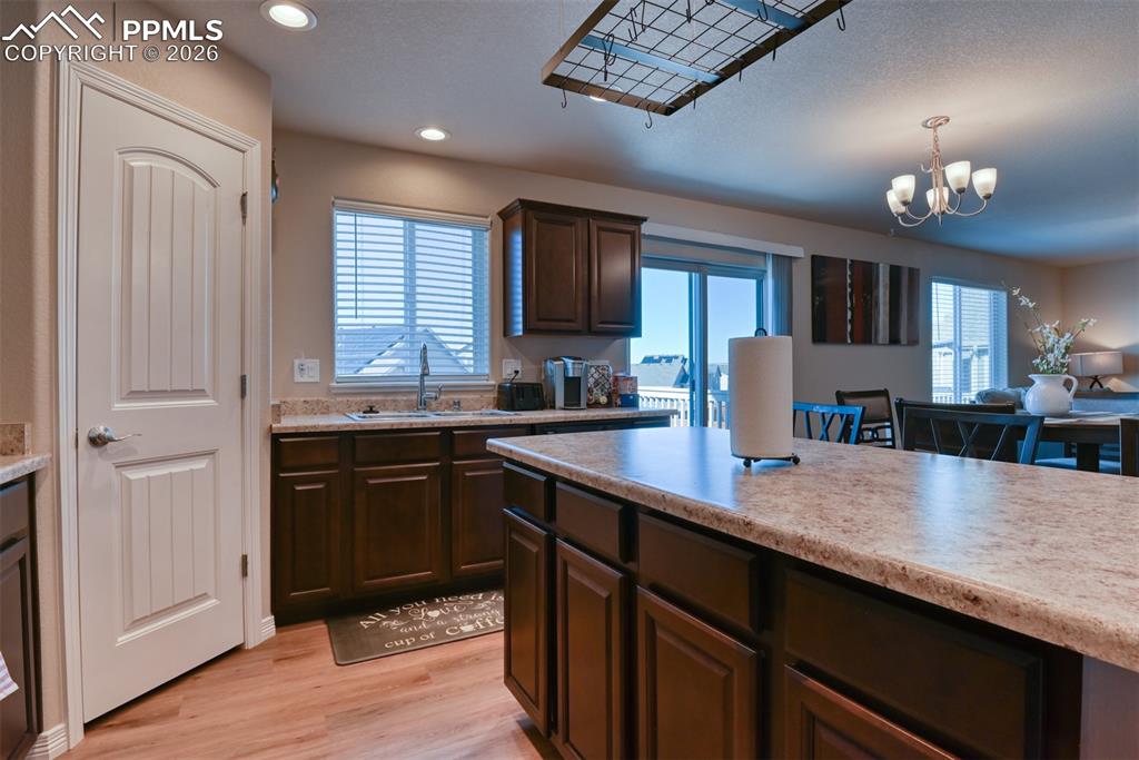 Image 10 of 32: Kitchen