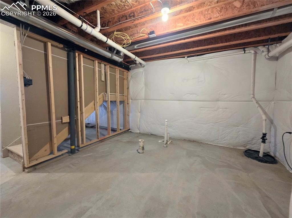 Image 27 of 32: Basement