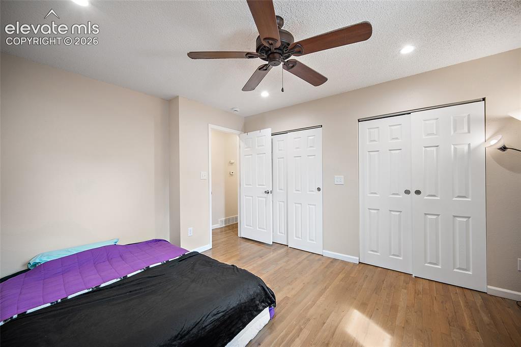 Image 10 of 23: Bedroom