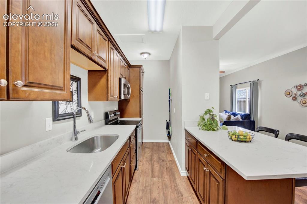 Image 6 of 38: Kitchen