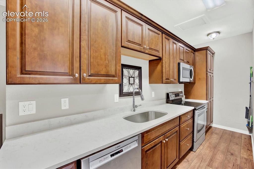 Image 8 of 38: Kitchen
