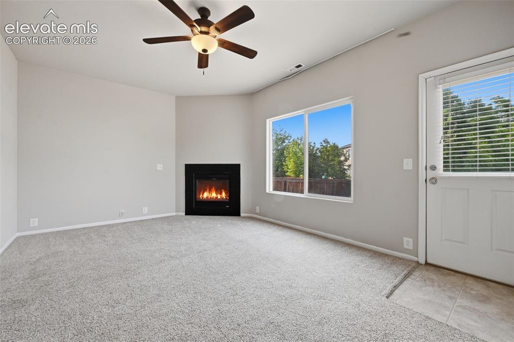 Image 21 of 33: Family Room