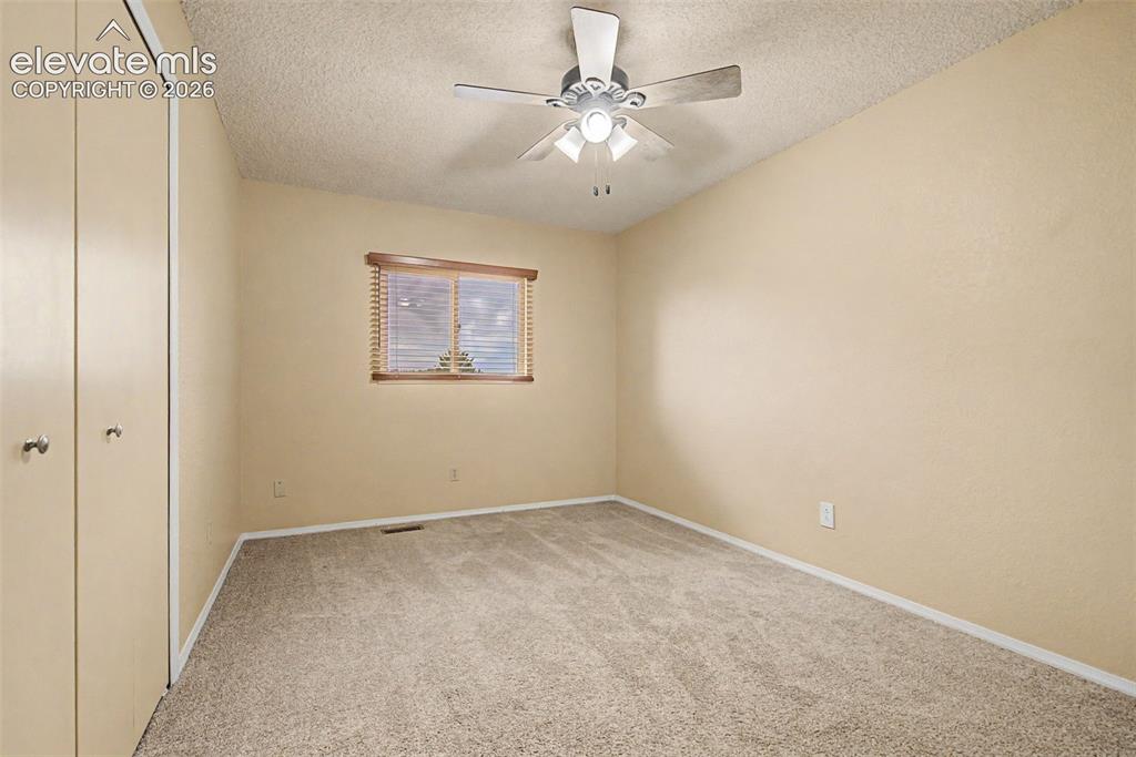 Image 15 of 34: Bedroom