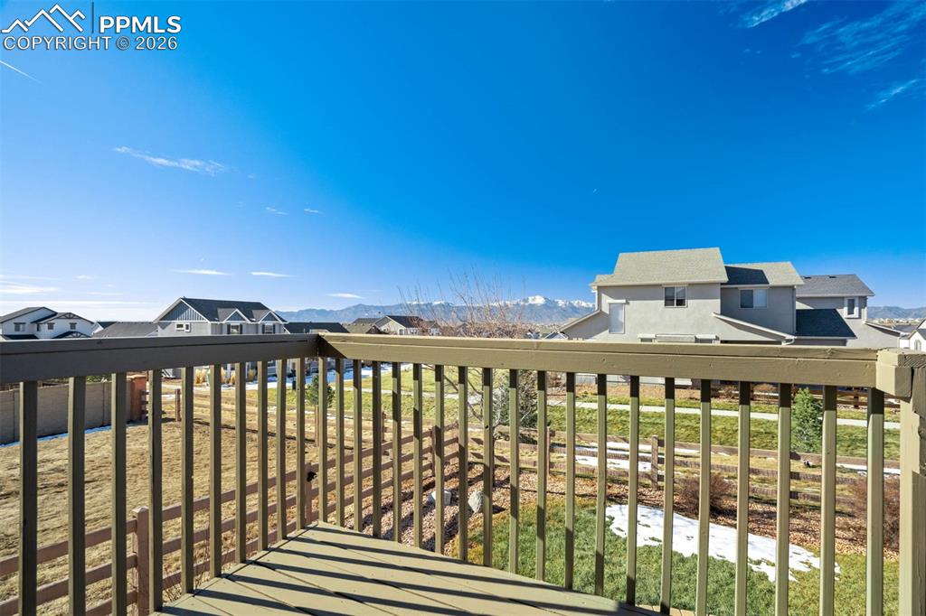 Image 39 of 50: Deck