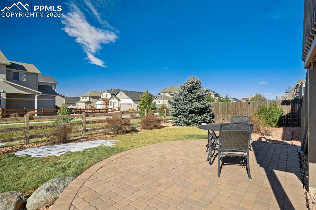 Image 41 of 50: Patio