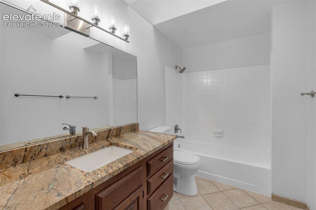 Image 24 of 40: Bathroom