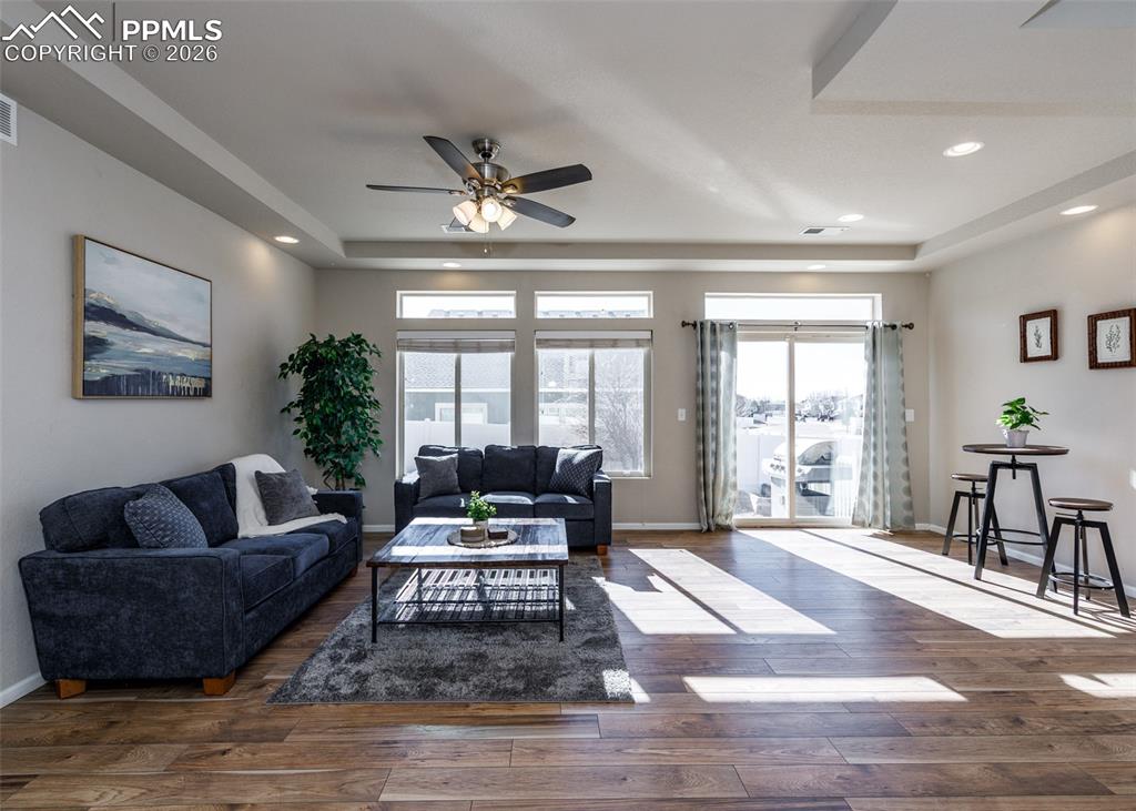 Image 18 of 45: Living Room