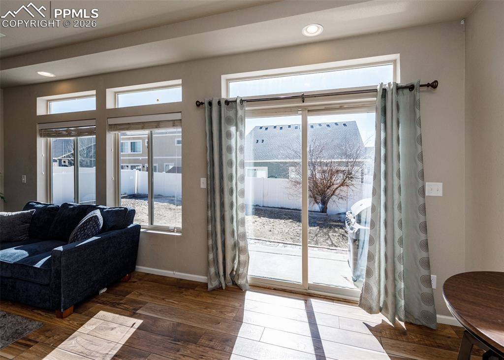 Image 21 of 45: Entry