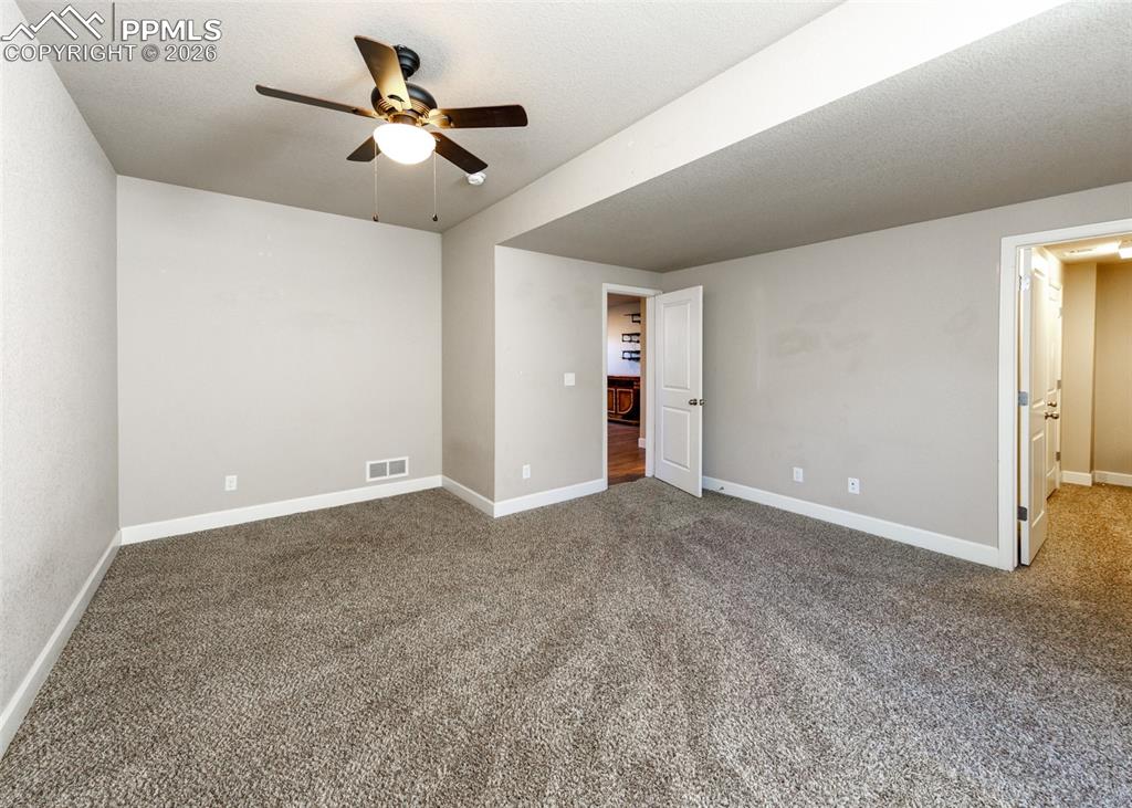 Image 38 of 45: Bedroom