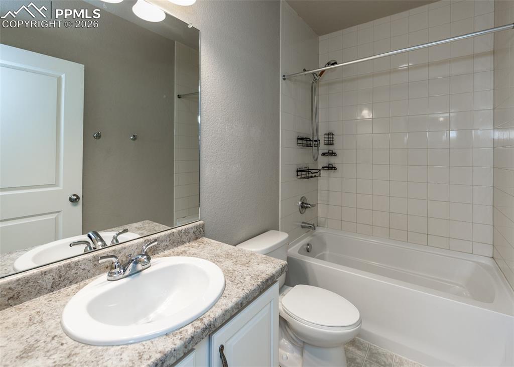 Image 39 of 45: Bathroom