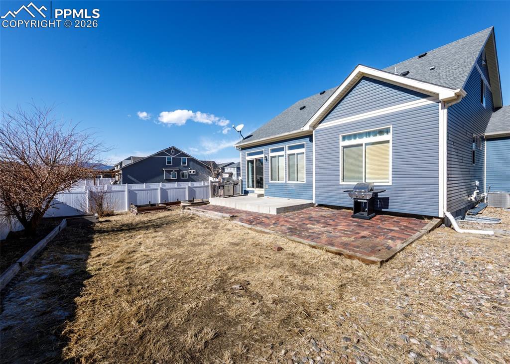 Image 42 of 45: Back of Structure