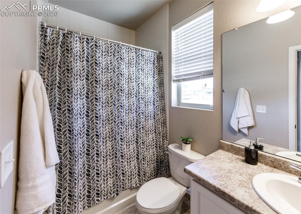 Image 8 of 45: Bathroom