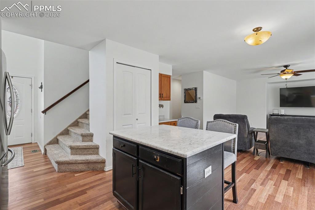 Image 10 of 41: Kitchen
