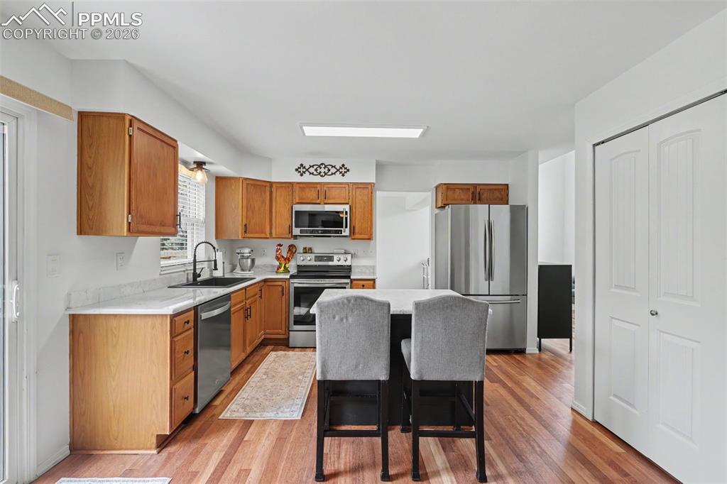 Image 11 of 41: Kitchen