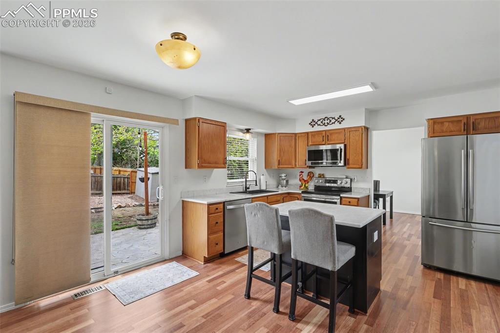 Image 12 of 41: Kitchen