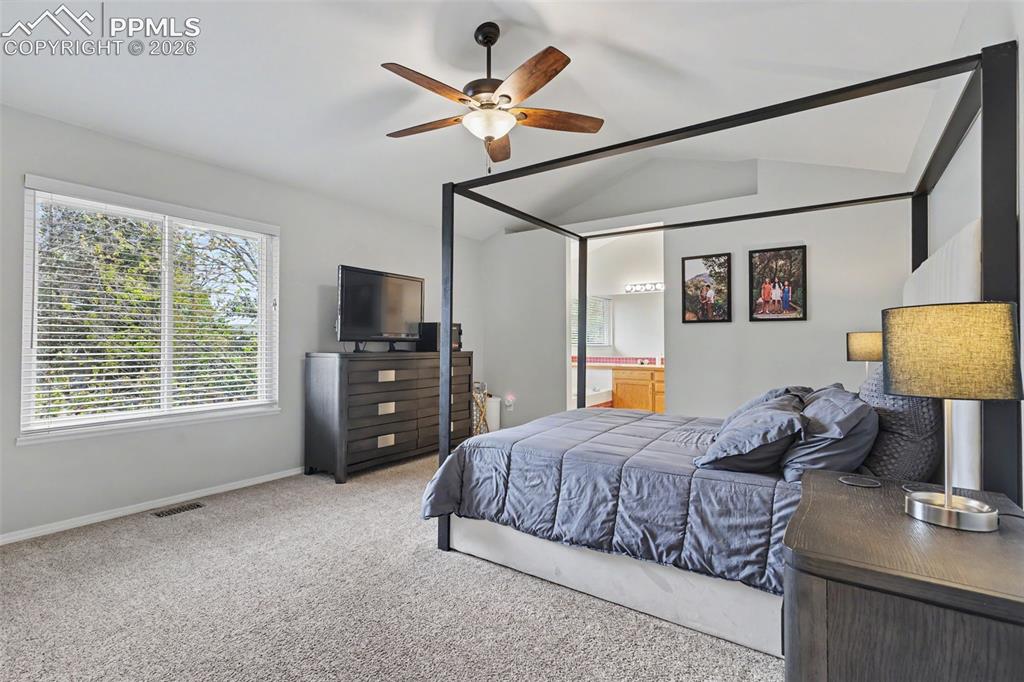Image 19 of 41: Bedroom