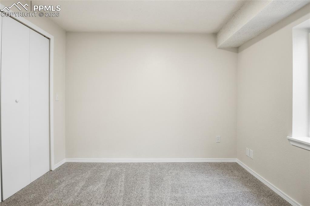 Image 15 of 36: Bedroom