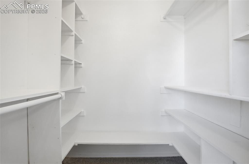 Image 28 of 36: Closet