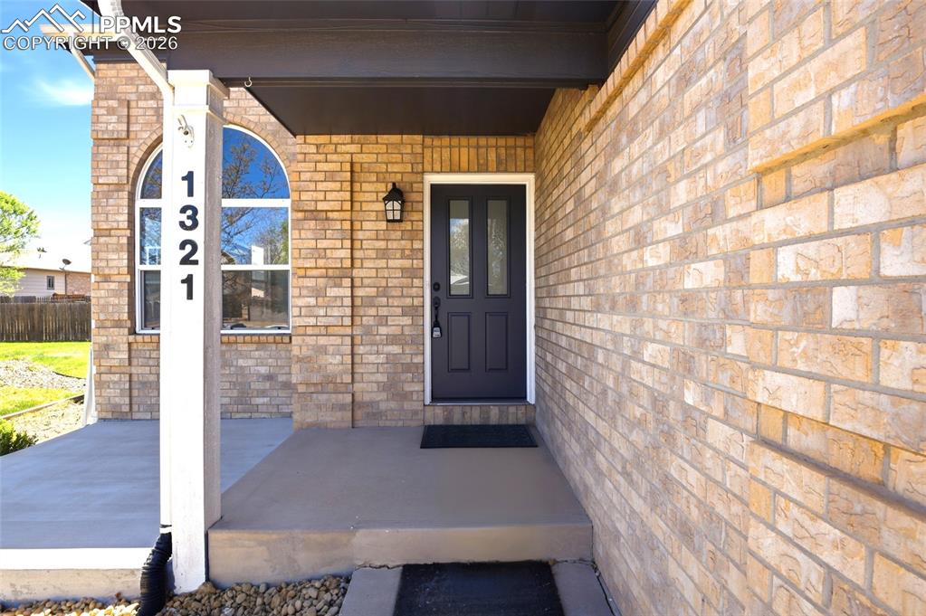 Image 3 of 36: Entry