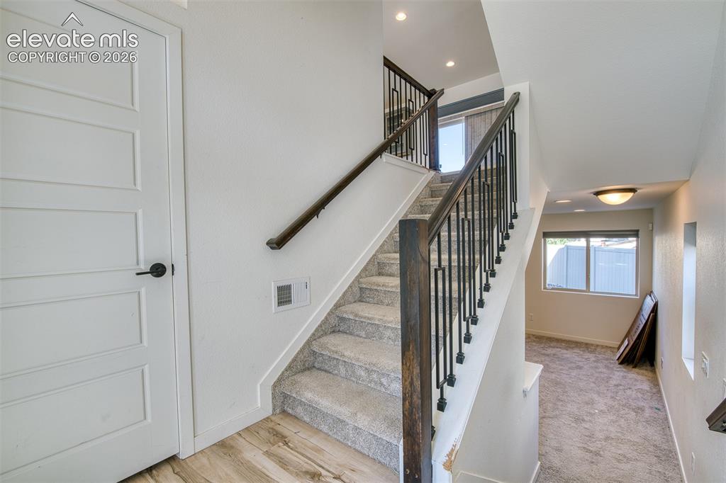 Image 3 of 25: Entry way