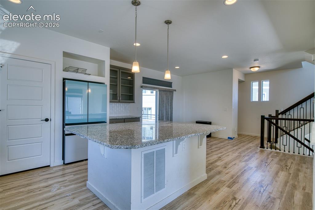 Image 6 of 25: Kitchen