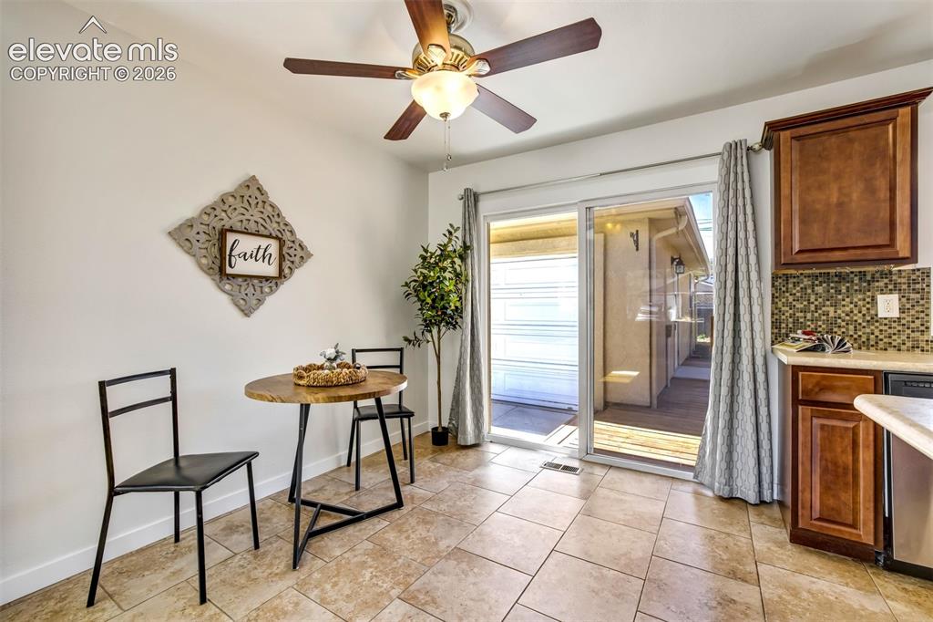 Image 13 of 34: Dining Area
