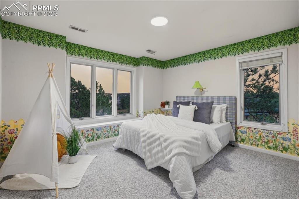 Image 29 of 43: Bedroom