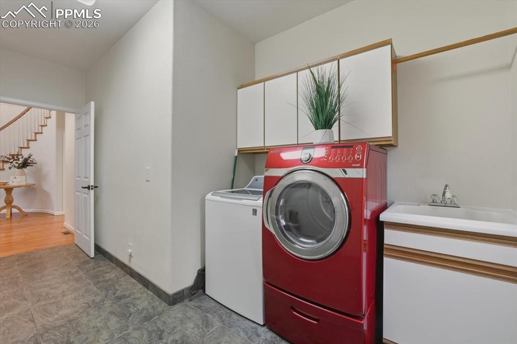 Image 34 of 43: Laundry