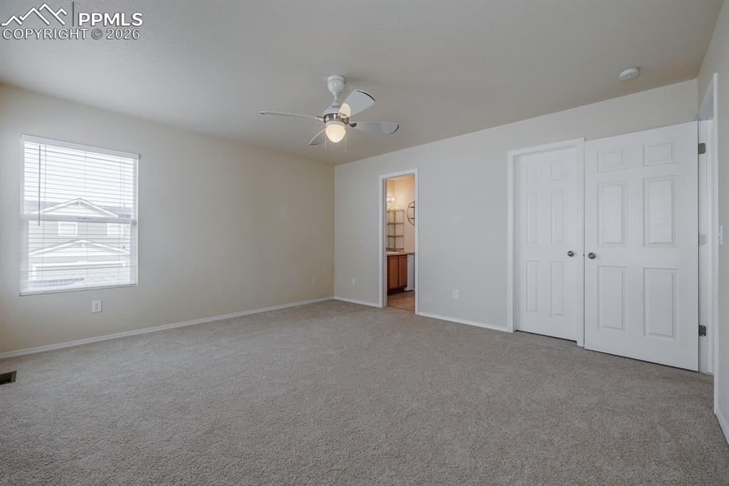 Image 15 of 31: Bedroom