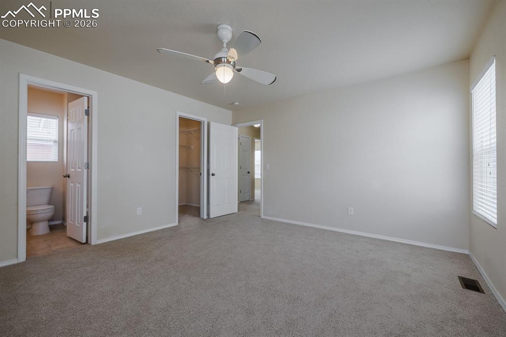 Image 16 of 31: Bedroom