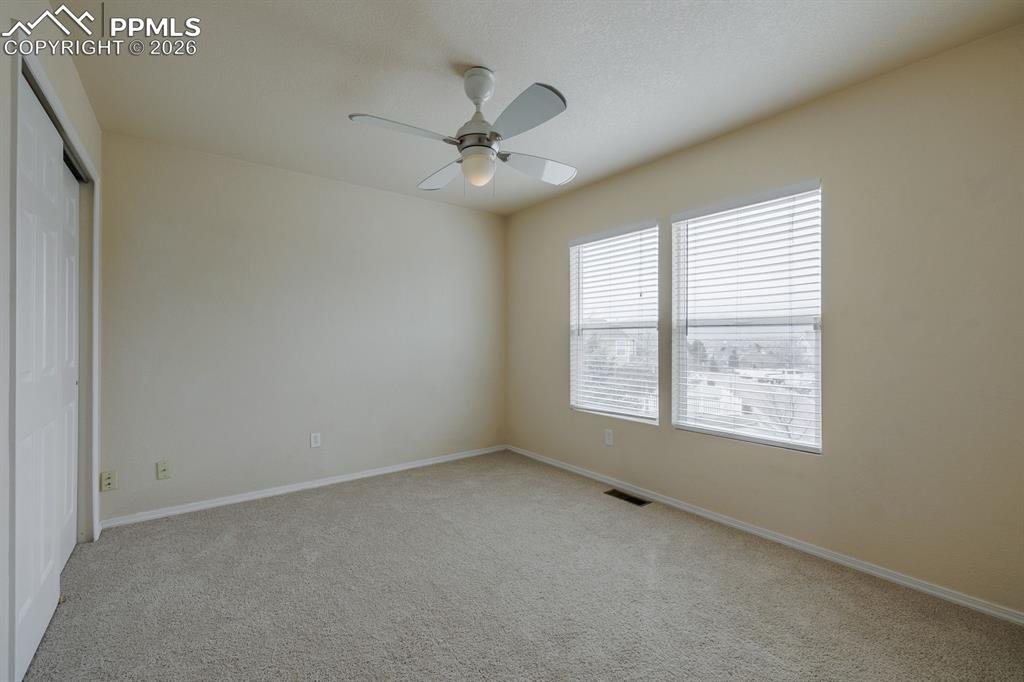 Image 21 of 31: Bedroom