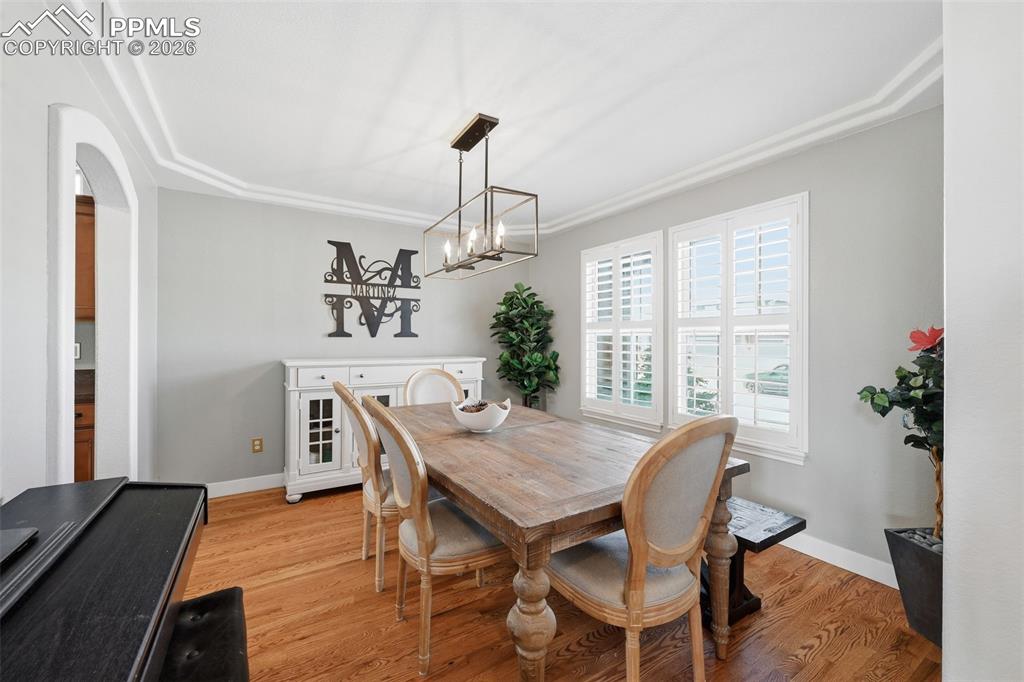 Image 10 of 48: Dining Area