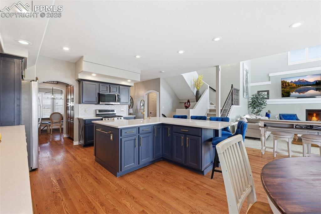 Image 16 of 48: Kitchen