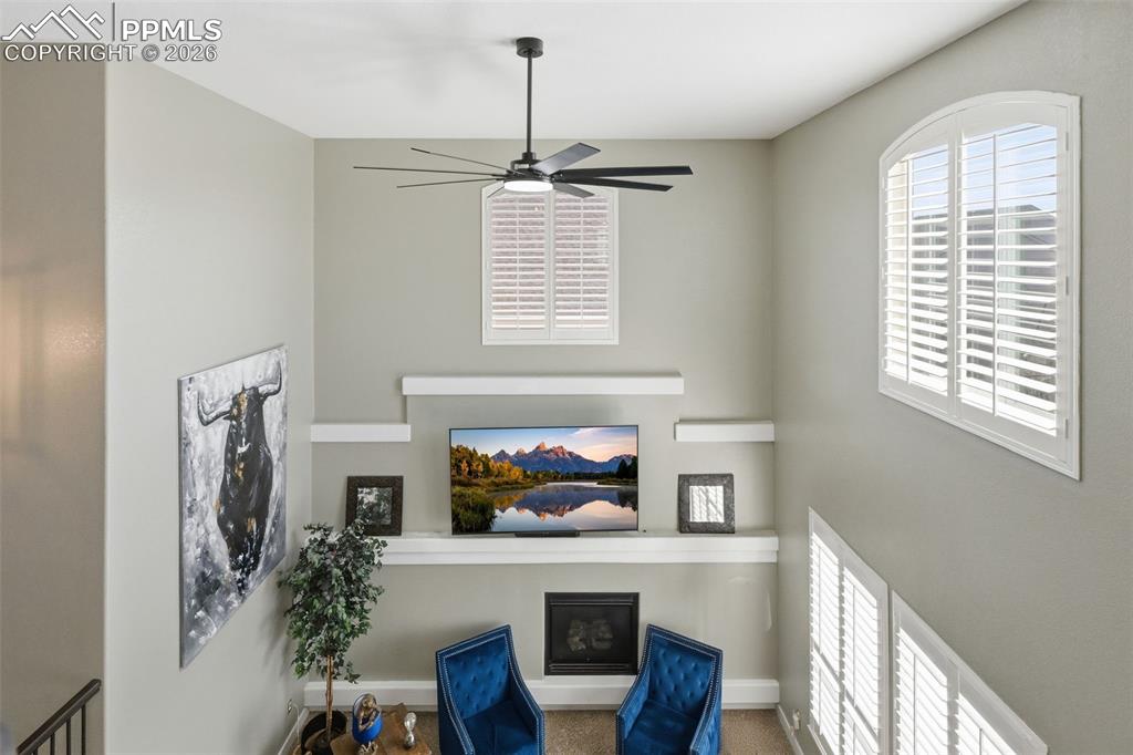 Image 25 of 48: Living Room