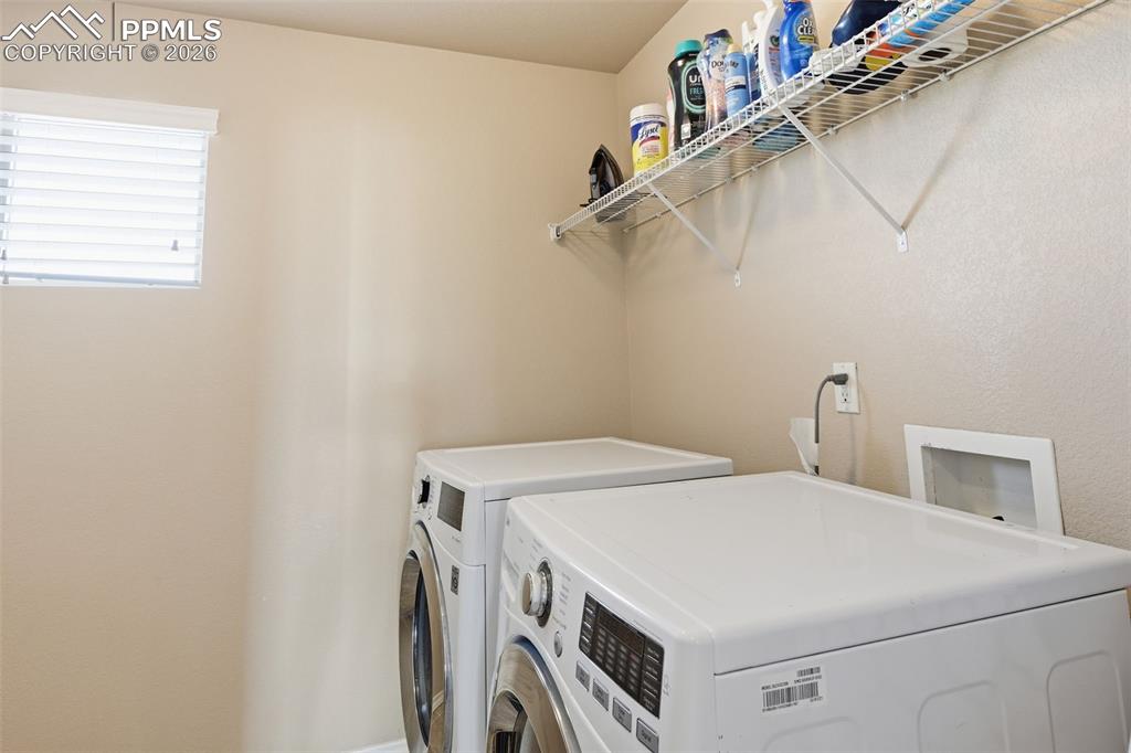 Image 33 of 48: Laundry