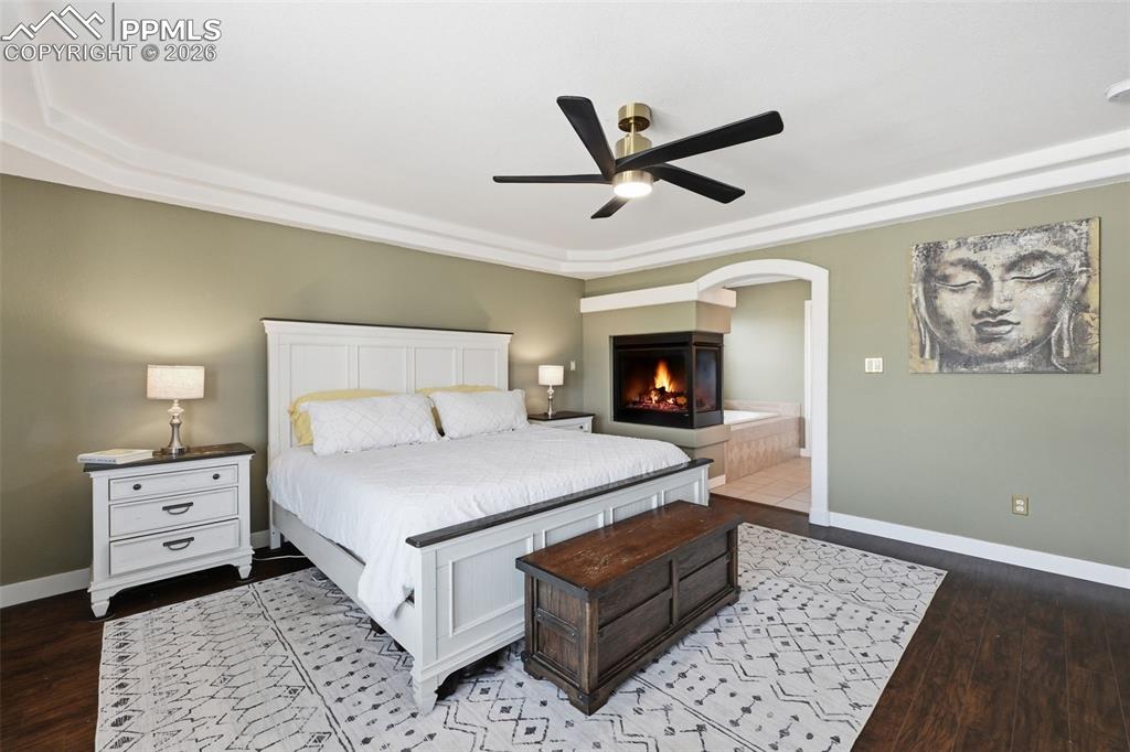 Image 35 of 48: Bedroom